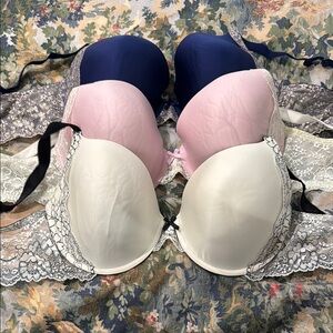 Elegant Lace Trimmed Bra Set - White, Pink, Navy